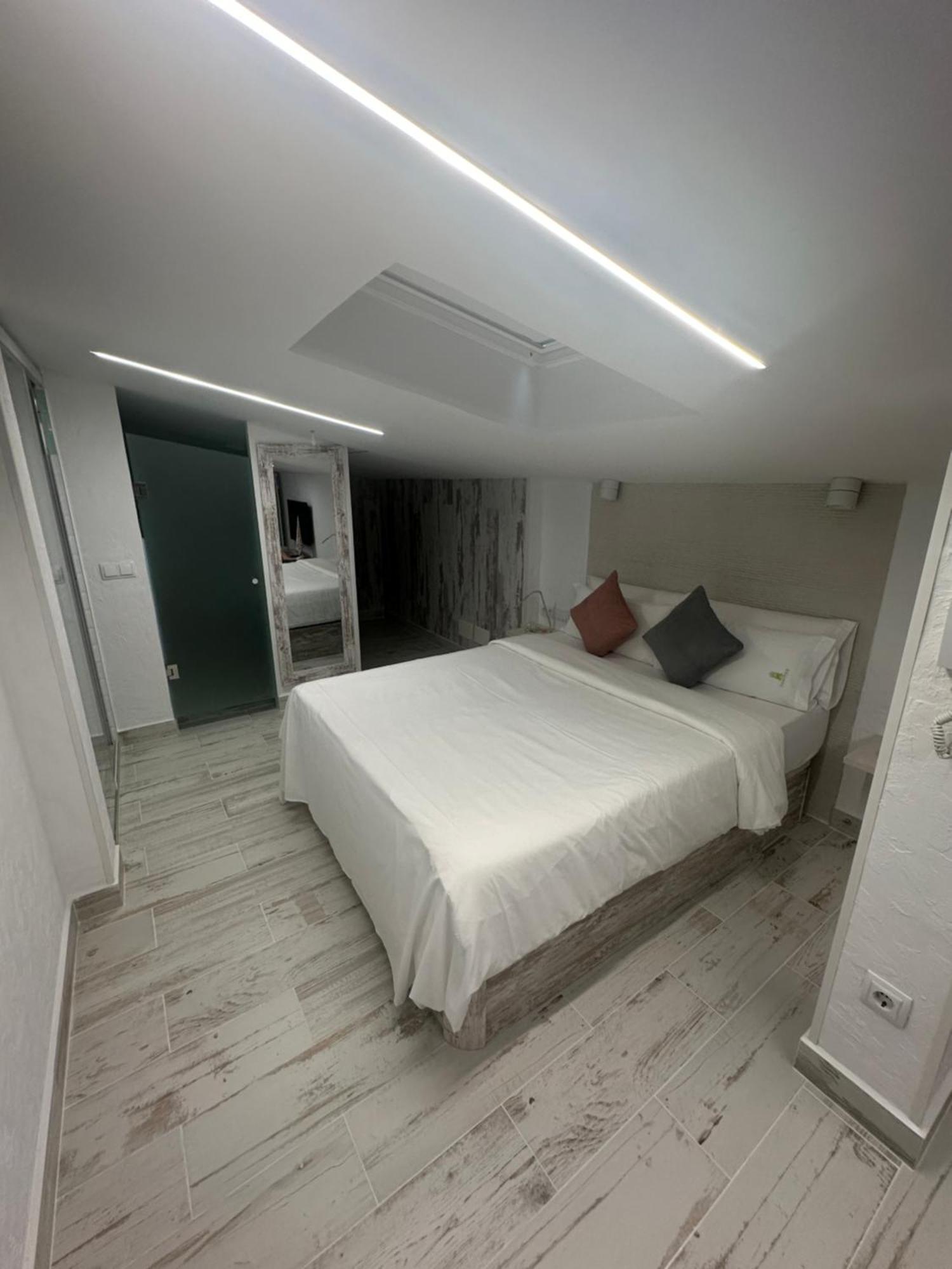 T-Homes - Cuenca Madrid Bagian luar foto