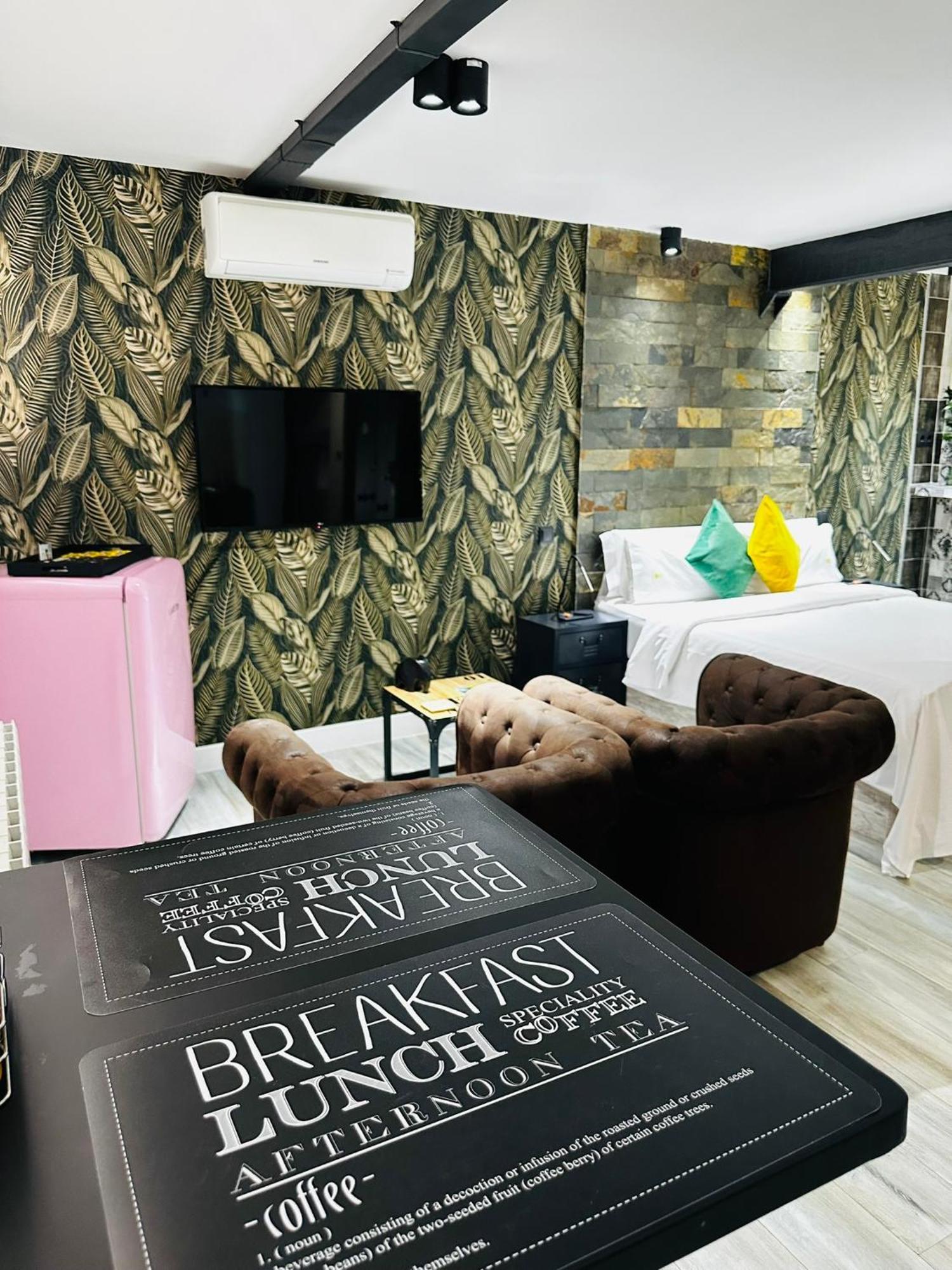 T-Homes - Cuenca Madrid Bagian luar foto